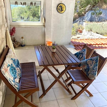 Apartment Cacini Dvori Lastovo エクステリア 写真