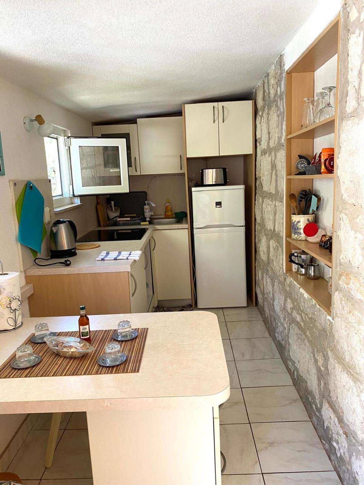 Apartment Cacini Dvori Lastovo エクステリア 写真