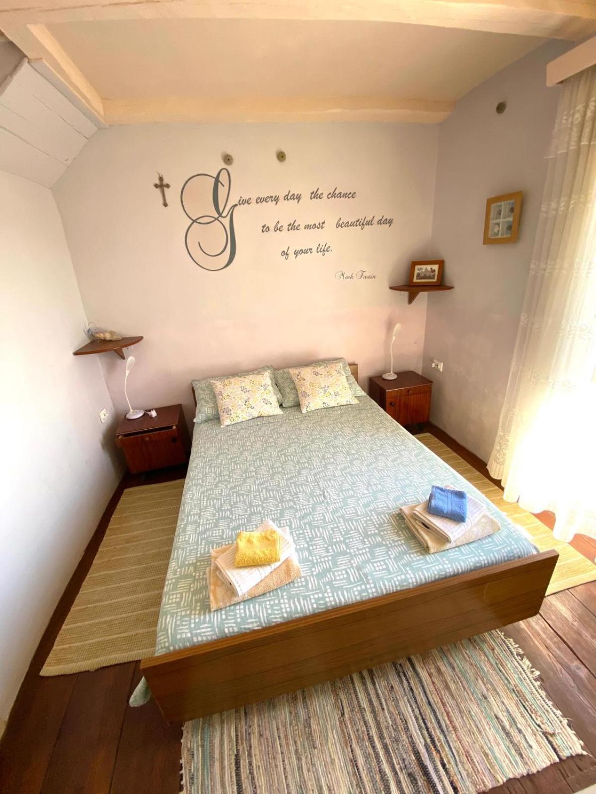 Apartment Cacini Dvori Lastovo エクステリア 写真